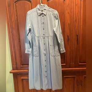 Vintage LizWear Light Blue Long Sleeve Denim Dress. By Liz Claiborne.